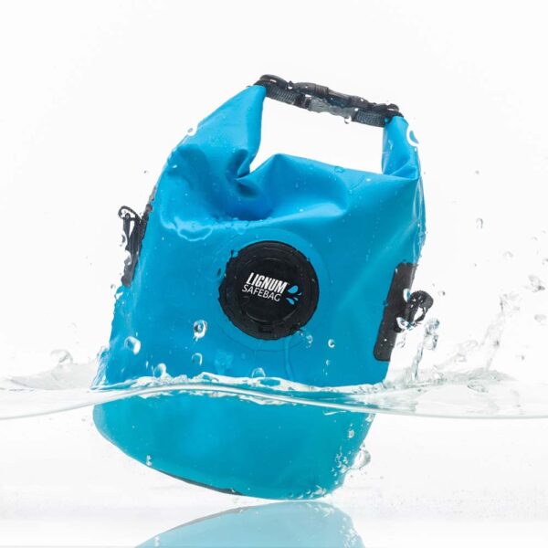 safebag hellblau in water